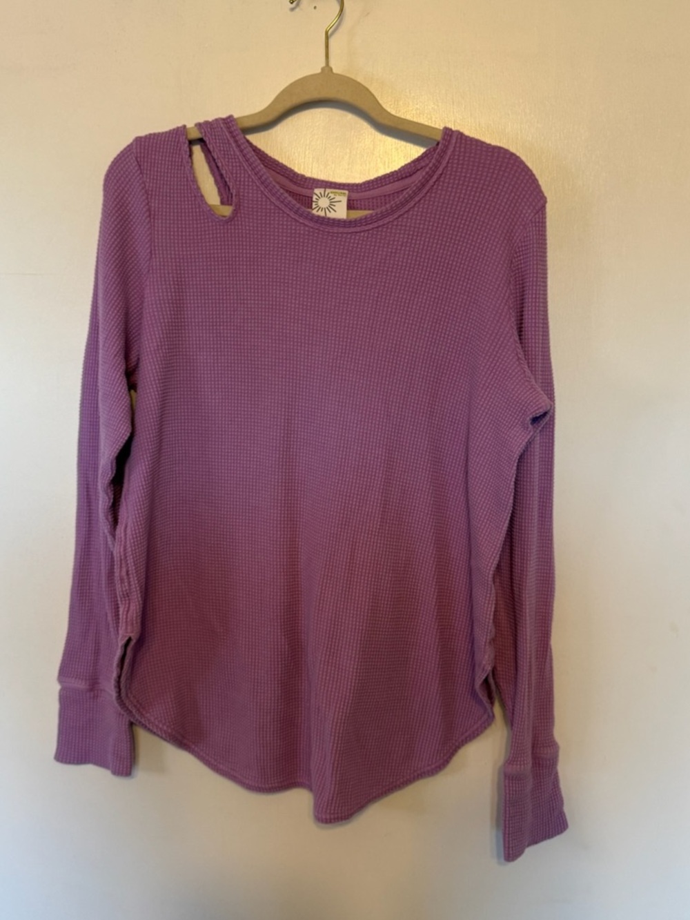 OFFLINE By Aerie Wow! Waffle Cut Out Shoulder T-Shirt - size XL